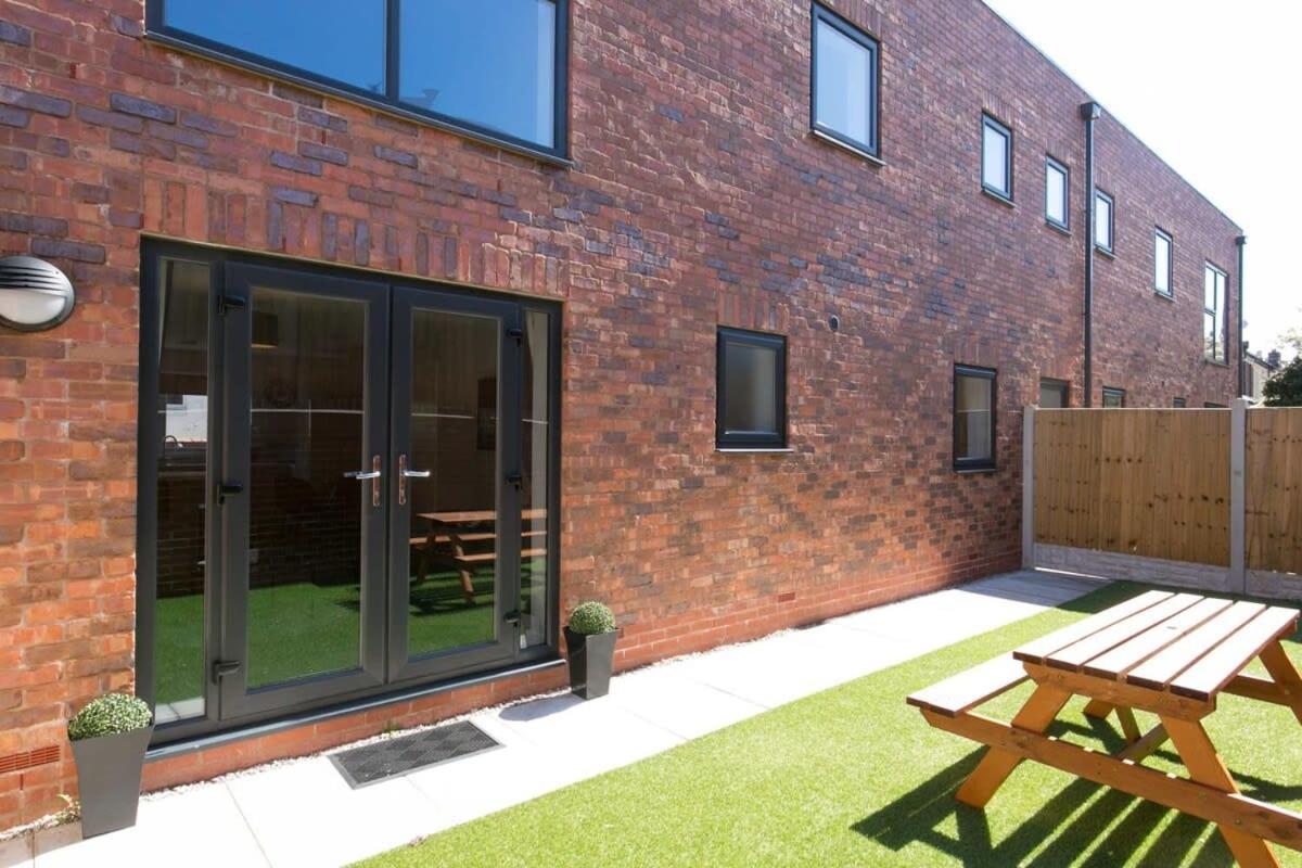 Stunning 2 Bedroom Apartment In Wallasey Eksteriør billede