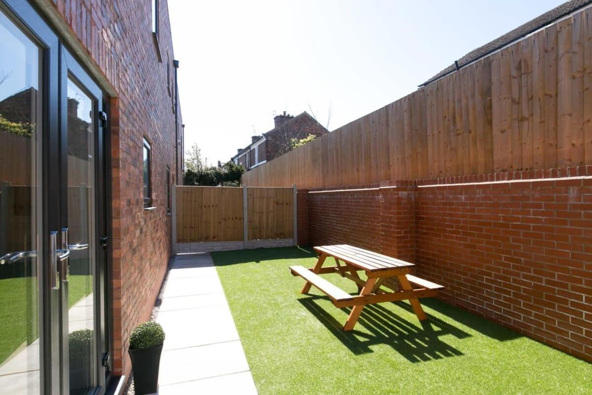 Stunning 2 Bedroom Apartment In Wallasey Eksteriør billede
